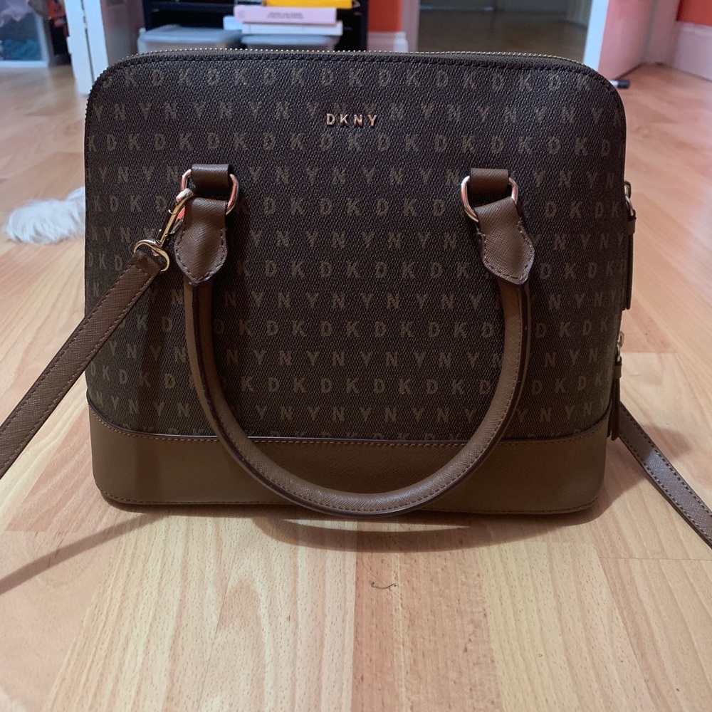 DKNY hand bag/crossbody
